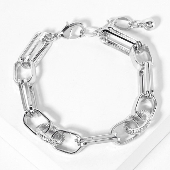 Chunky White Gold Geometric Chain Bracelet - Picture 4 of 4